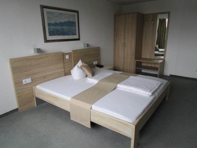 Businesshotel & Appartements Stuttgart-Vaihingen Eksteriør bilde