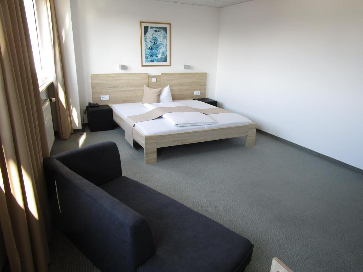 Businesshotel & Appartements Stuttgart-Vaihingen Eksteriør bilde