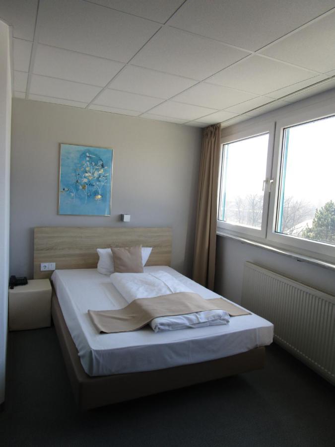 Businesshotel & Appartements Stuttgart-Vaihingen Eksteriør bilde