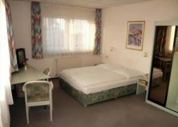 Businesshotel & Appartements Stuttgart-Vaihingen Eksteriør bilde